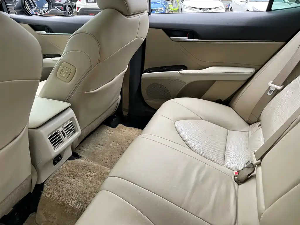TOYOTA CAMRY 2018