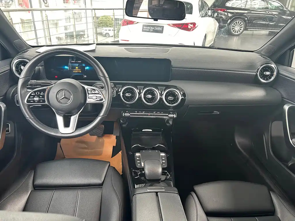 MERCEDES BENZ A-CLASS 2021