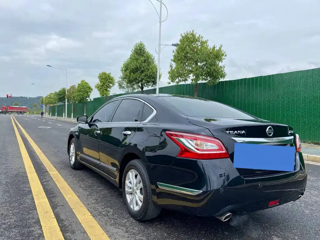 NISSAN TEANA 2015