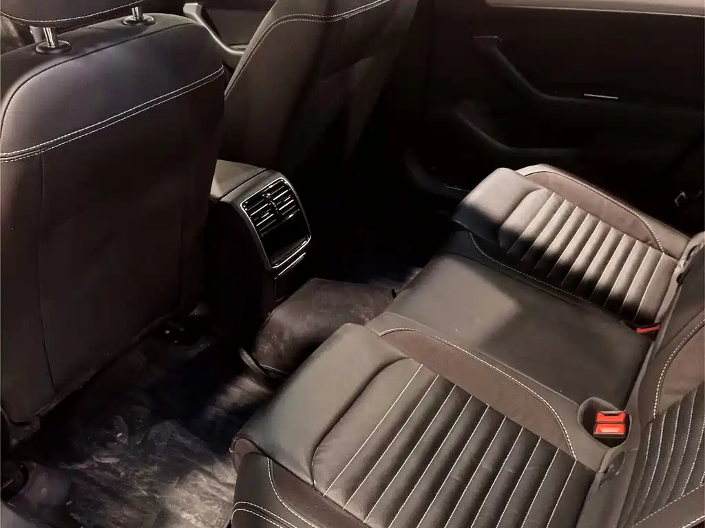 VOLKSWAGEN MAGOTAN 2023