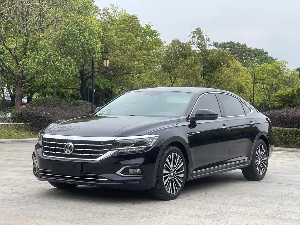 VOLKSWAGEN PASSAT 2020