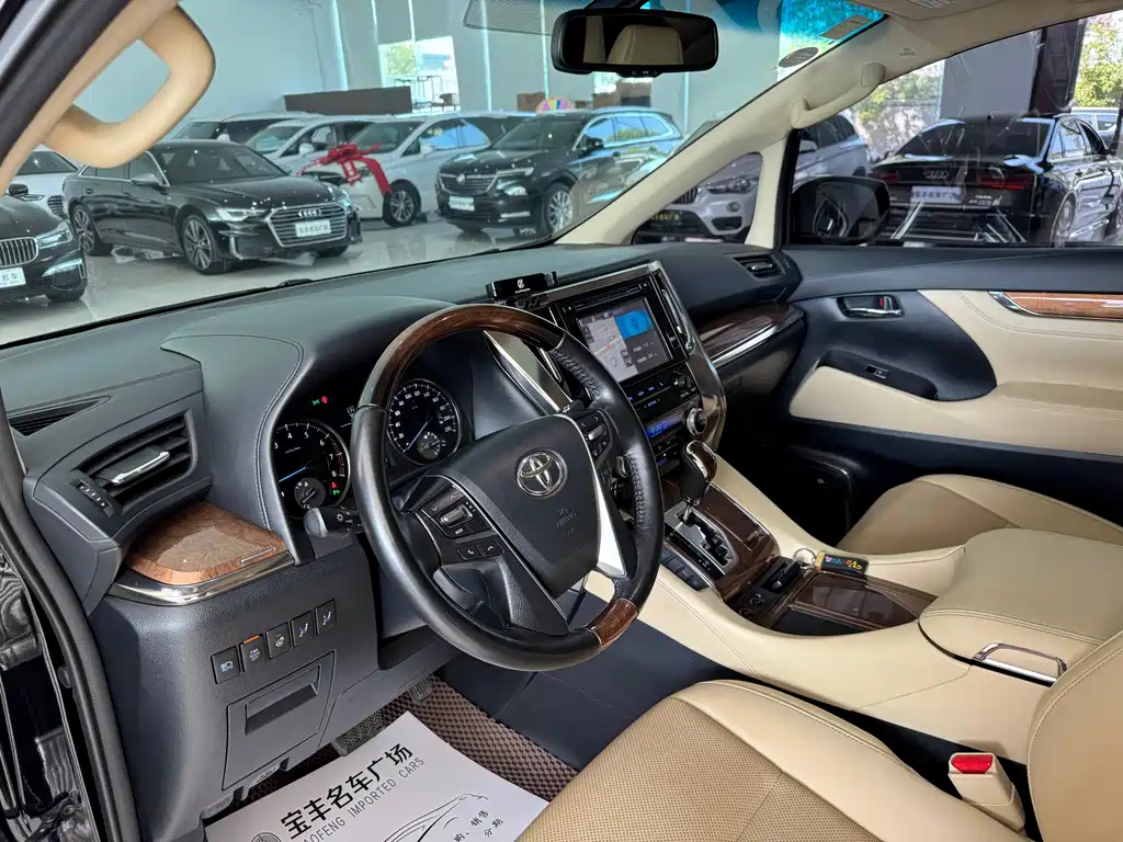 TOYOTA ALPHARD 2018