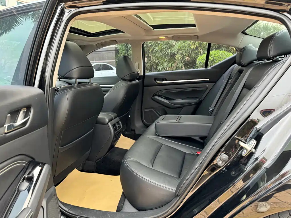 NISSAN TEANA 2022