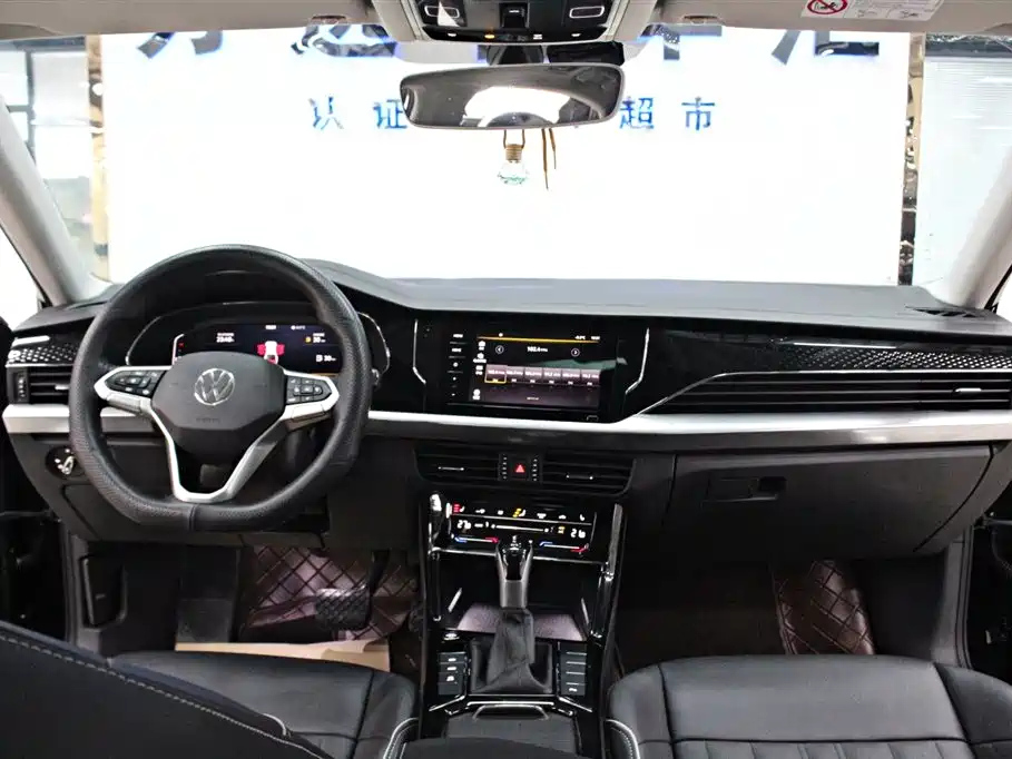 VOLKSWAGEN PASSAT 2022