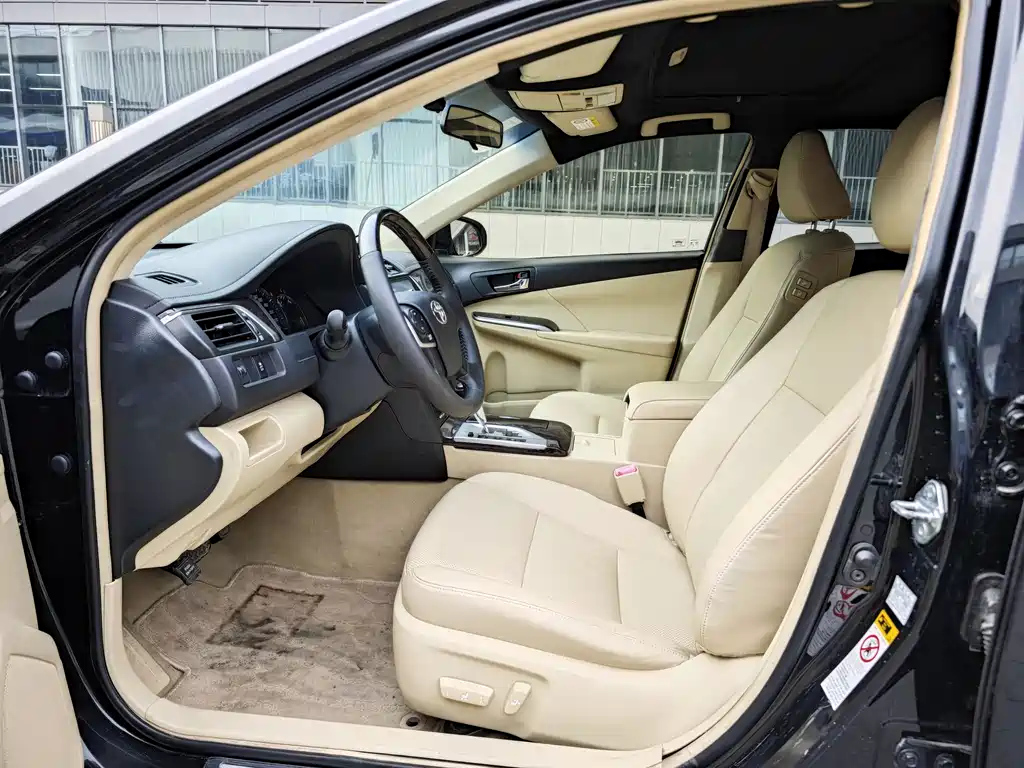 TOYOTA CAMRY 2016