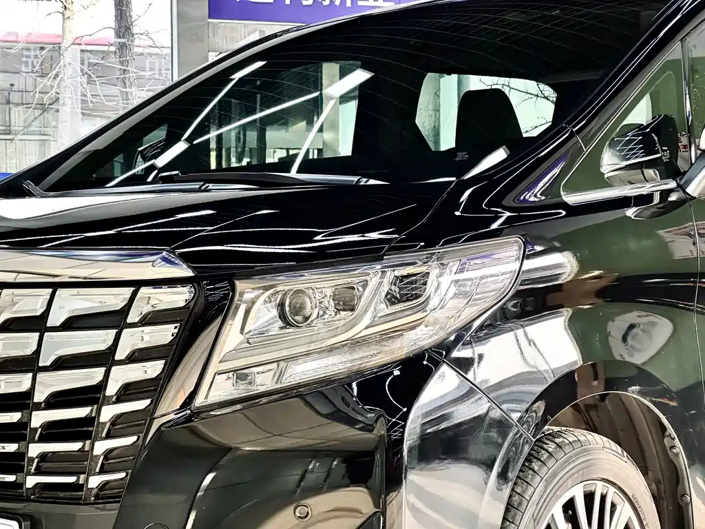 TOYOTA ALPHARD 2018