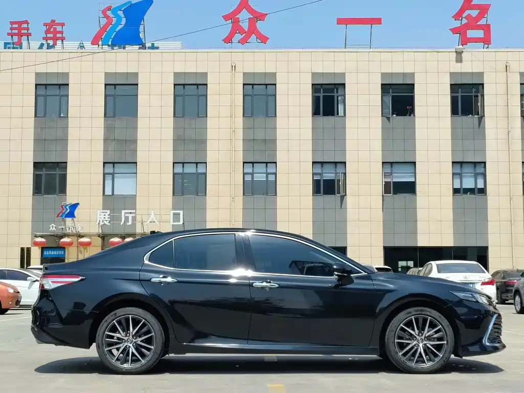 TOYOTA CAMRY 2022
