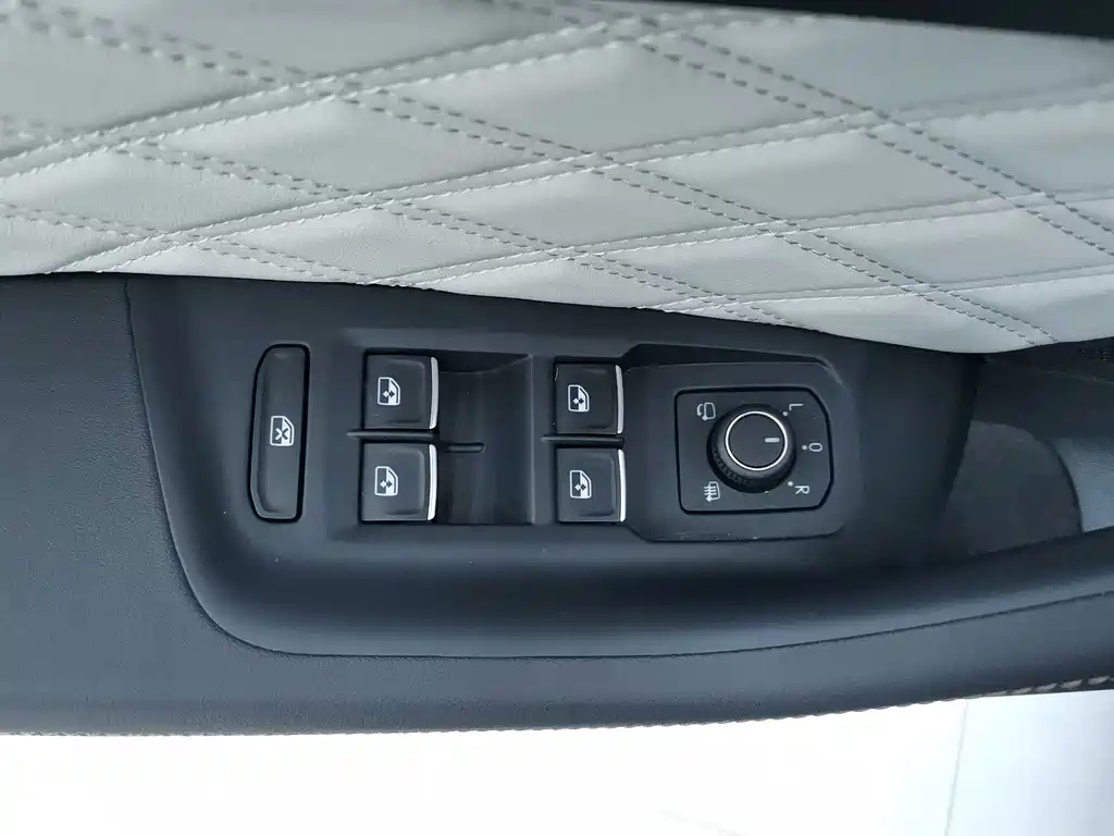 VOLKSWAGEN MAGOTAN 2024