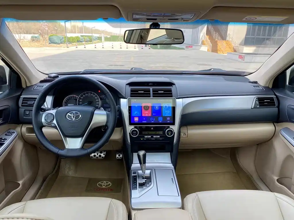 TOYOTA CAMRY 2013