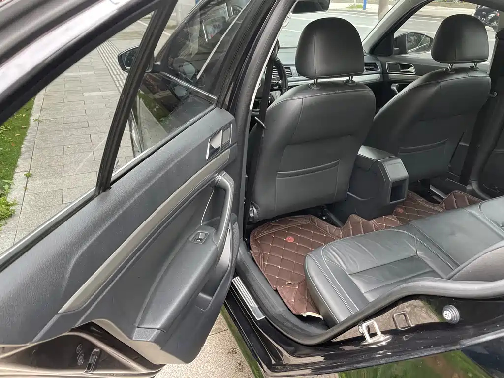 VOLKSWAGEN LAVIDA 2016