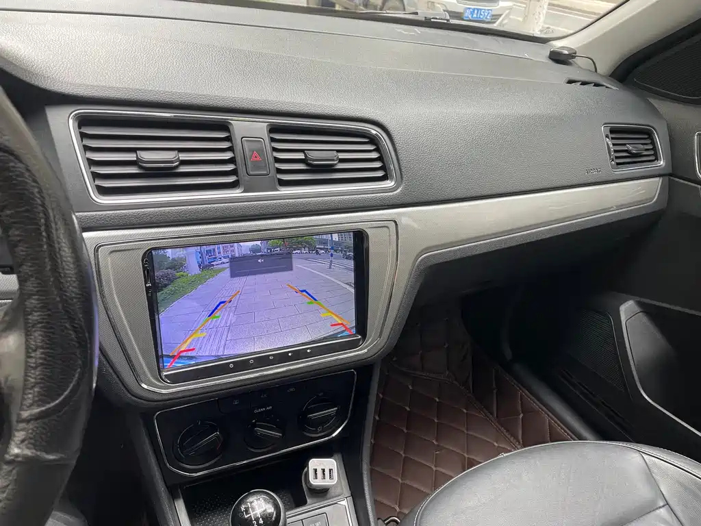 VOLKSWAGEN LAVIDA 2016