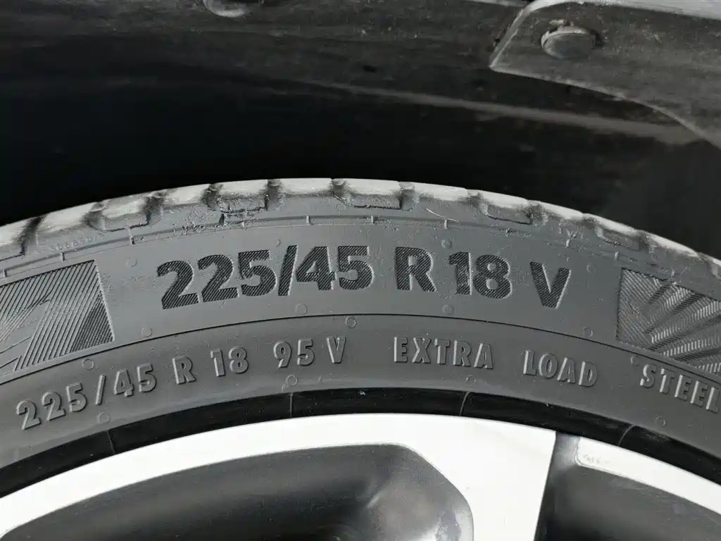 LYNK&CO 03 2020