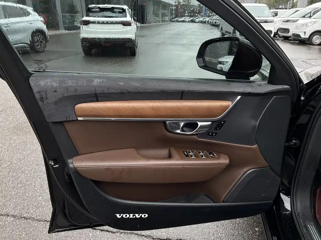 VOLVO S90 2021