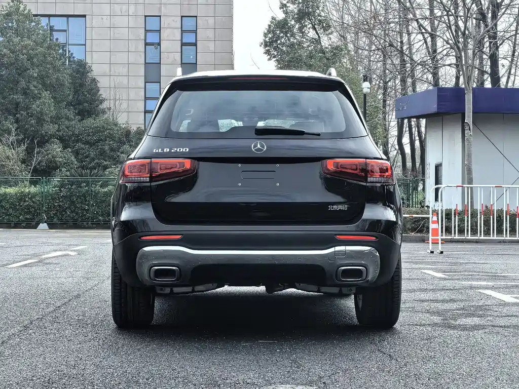MERCEDES BENZ GLB 2024