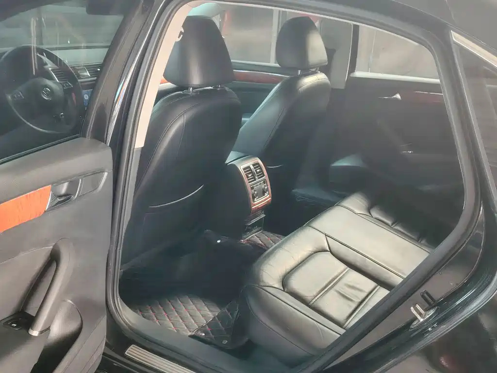 VOLKSWAGEN PASSAT 2014