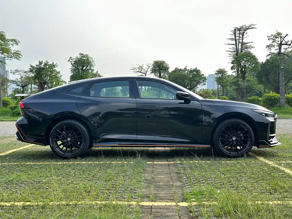 CHANGAN UNI-V 2023