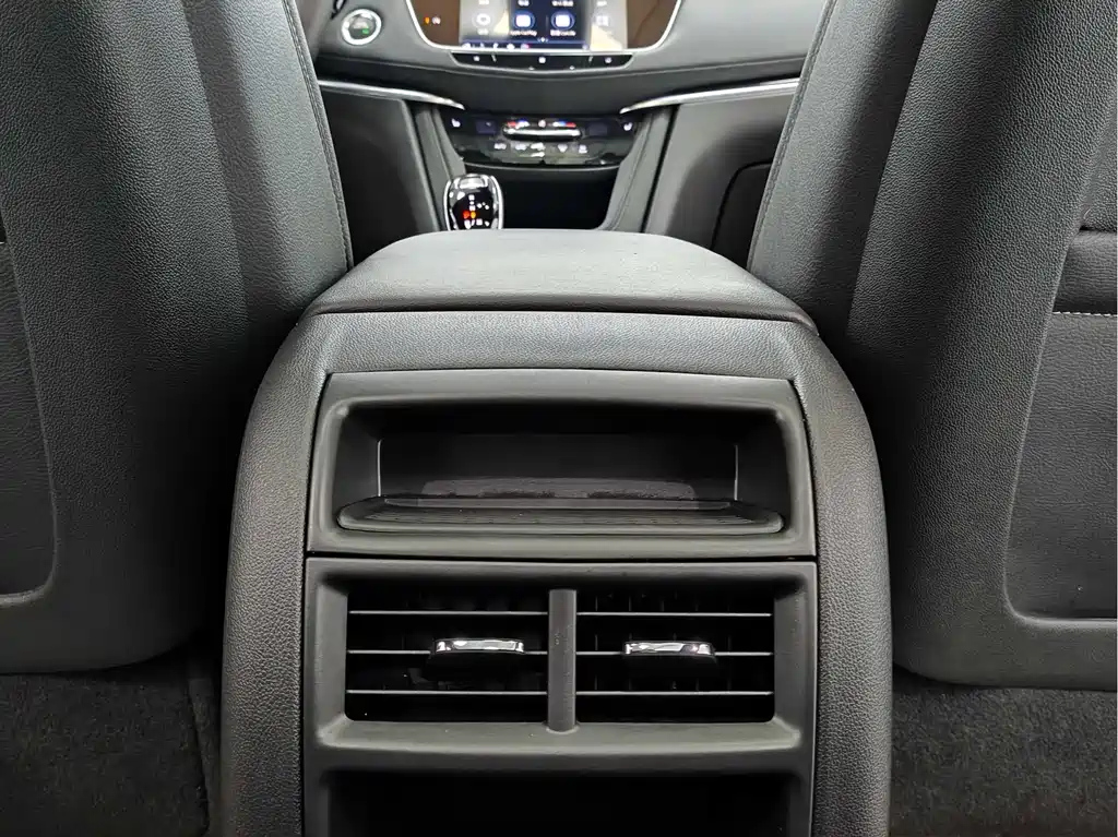 CADILLAC XT5 2021