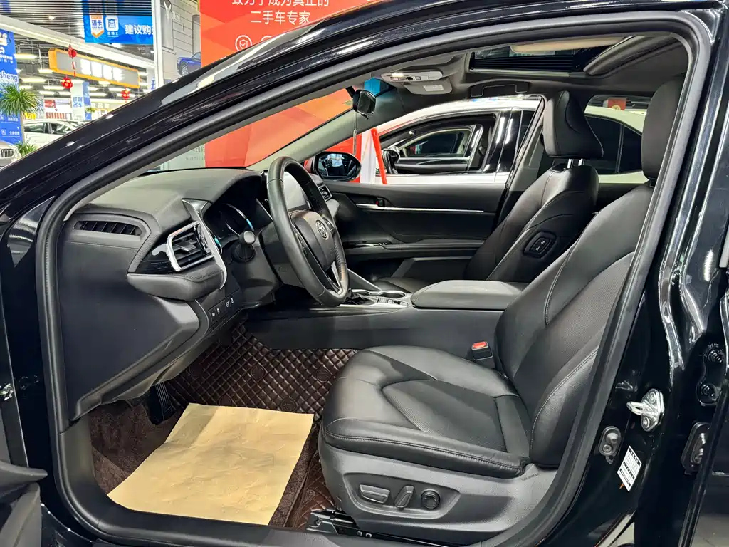 TOYOTA CAMRY 2021