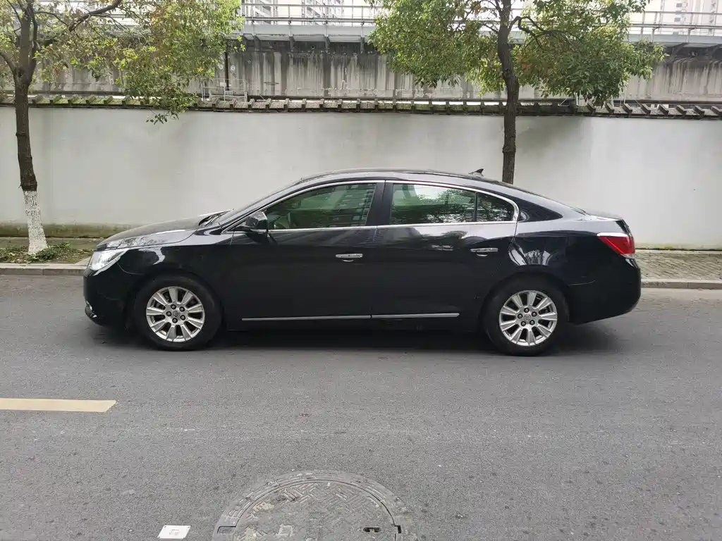 BUICK LACROSSE 2012