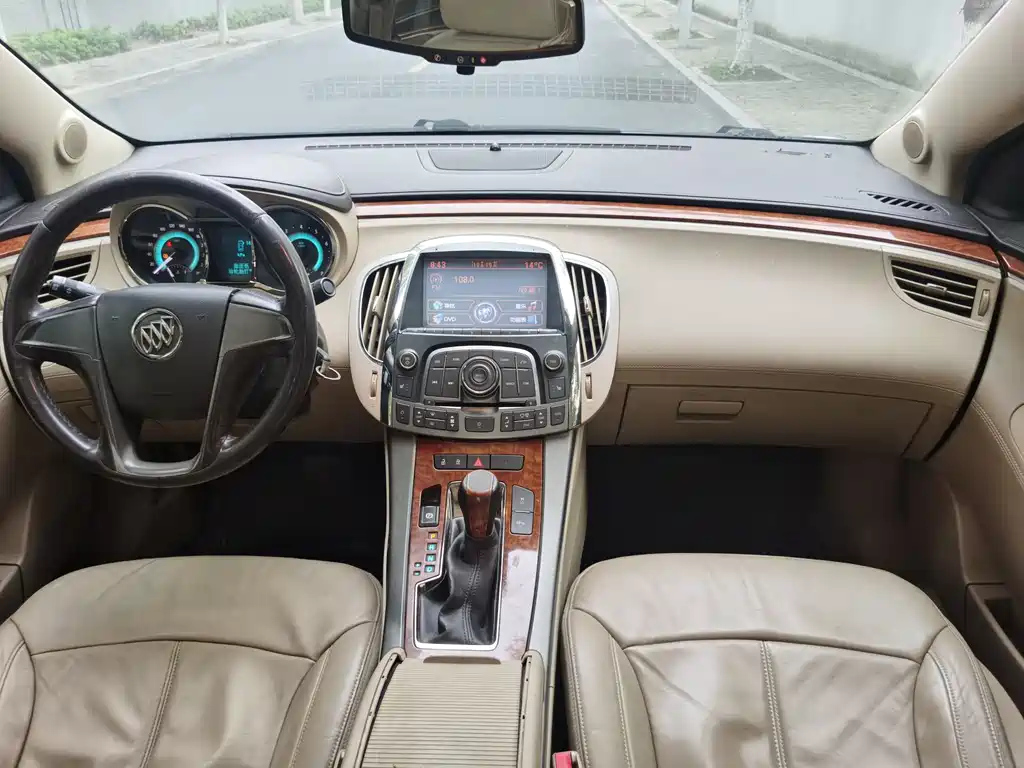 BUICK LACROSSE 2012