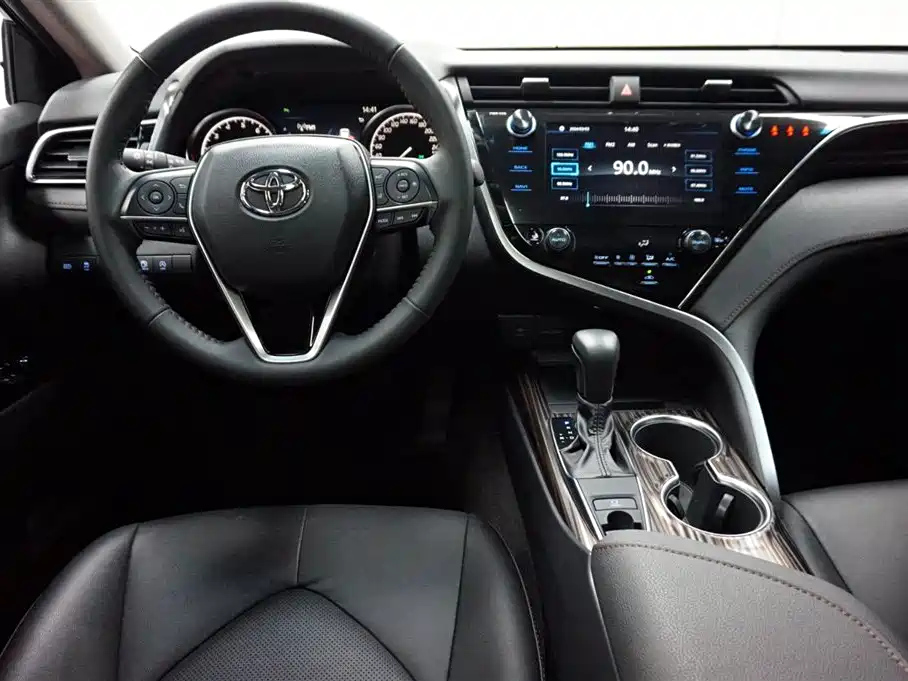 TOYOTA CAMRY 2021