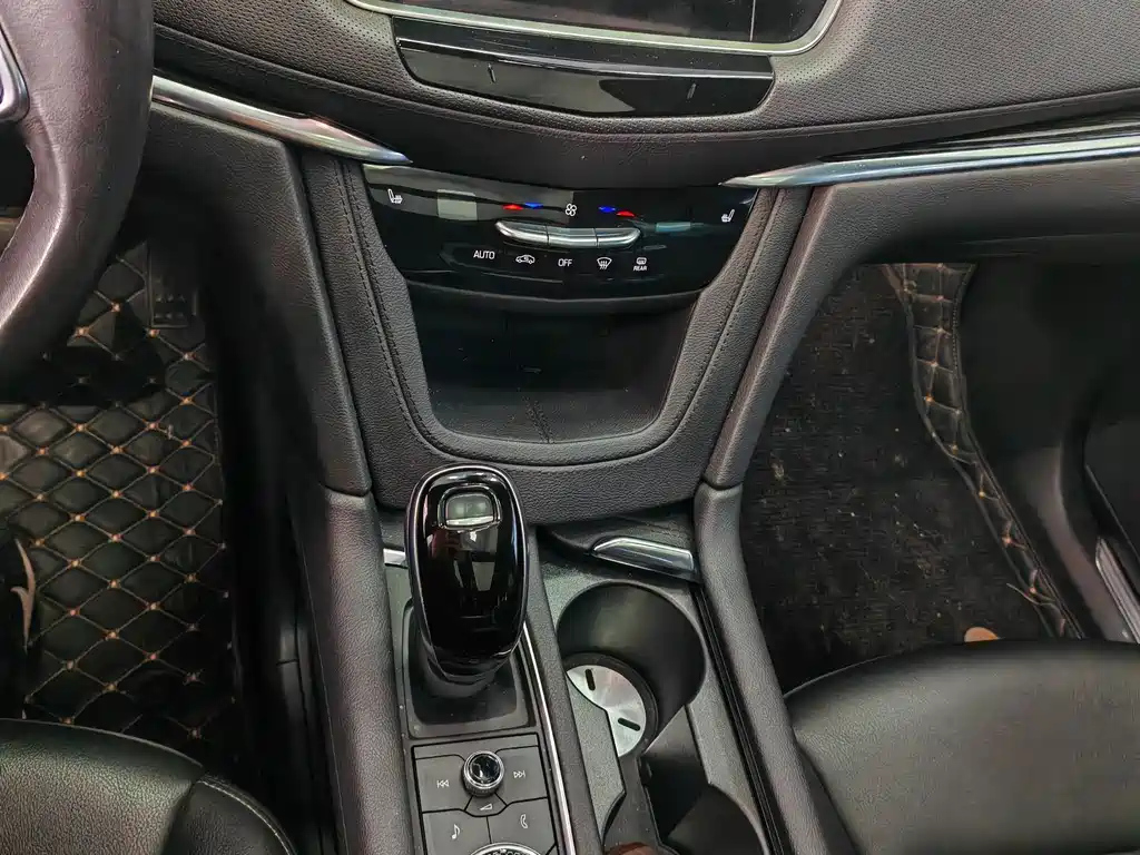 CADILLAC XT5 2020