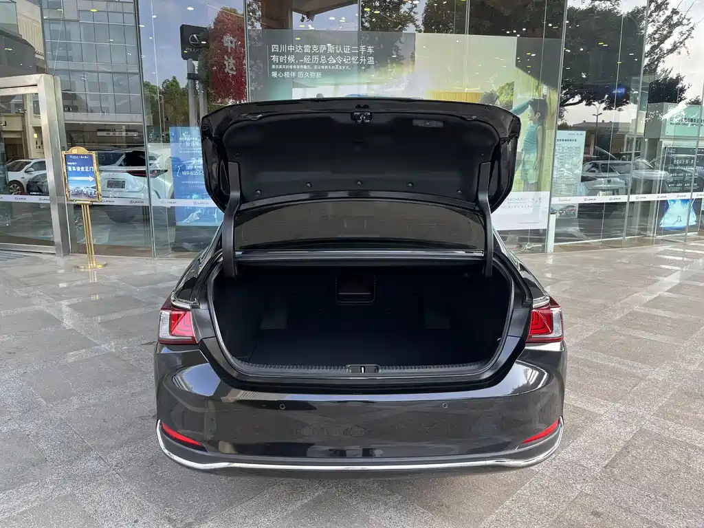 LEXUS ES 2021