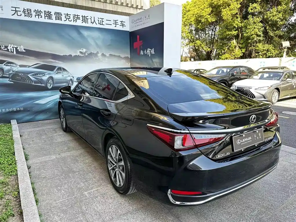 LEXUS ES 2023