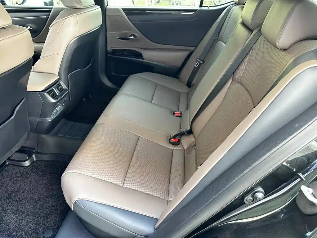 LEXUS ES 2023