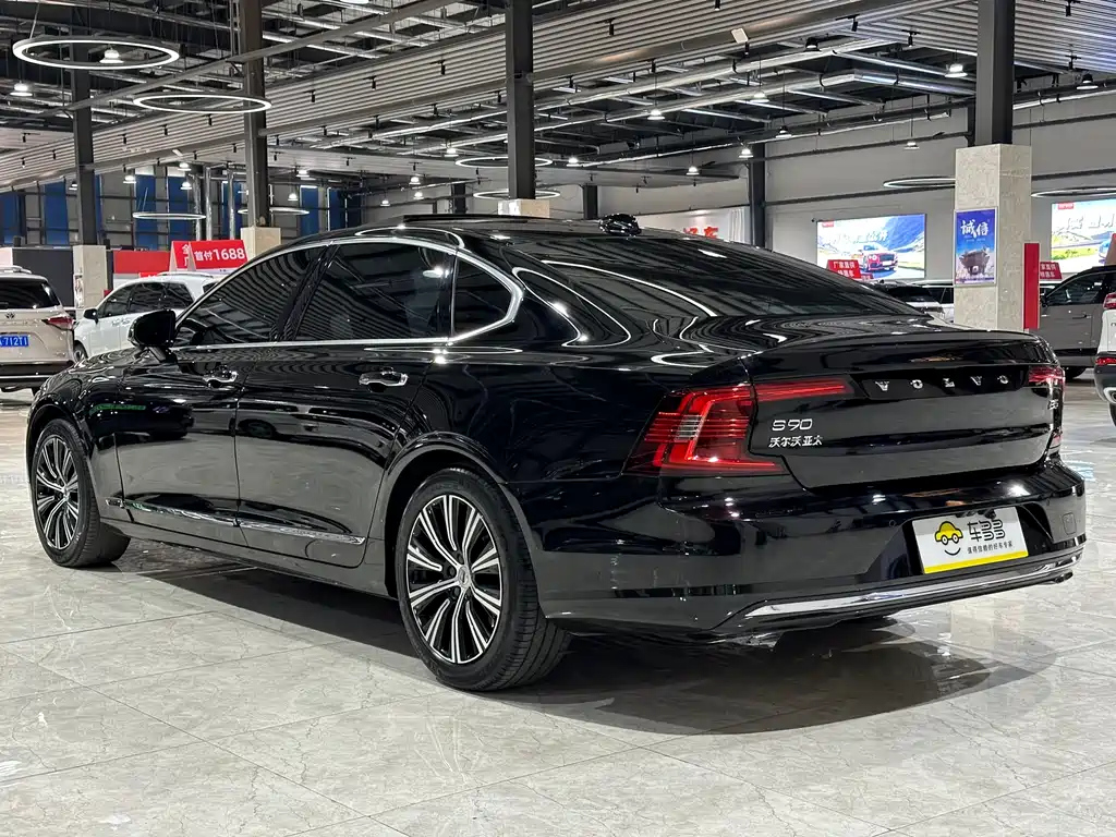 VOLVO S90 2021