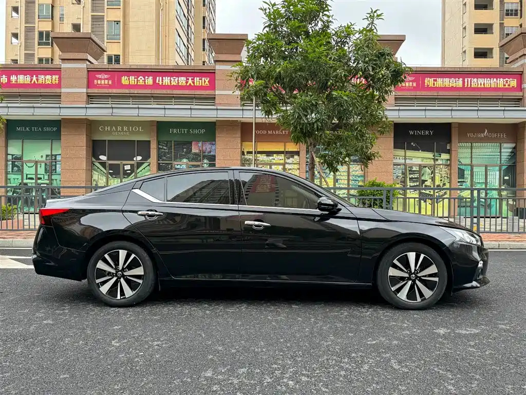 NISSAN TEANA 2021