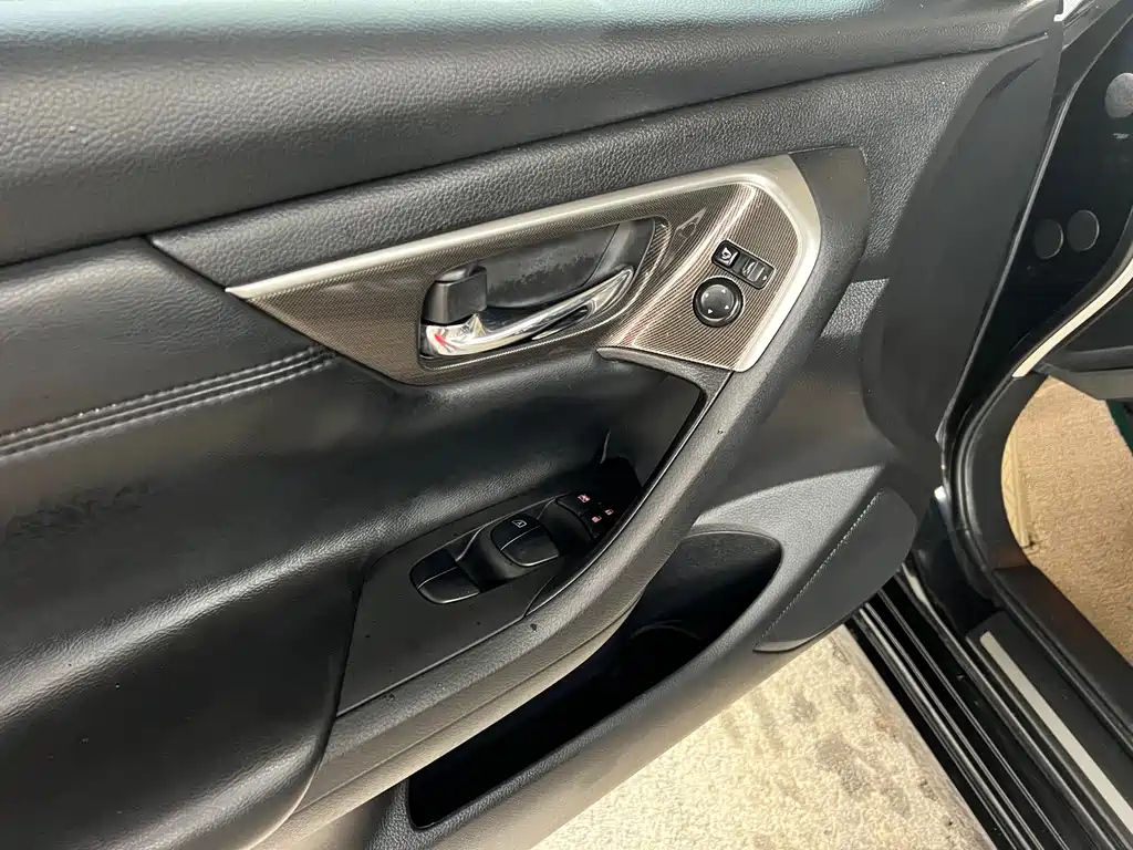 NISSAN TEANA 2016