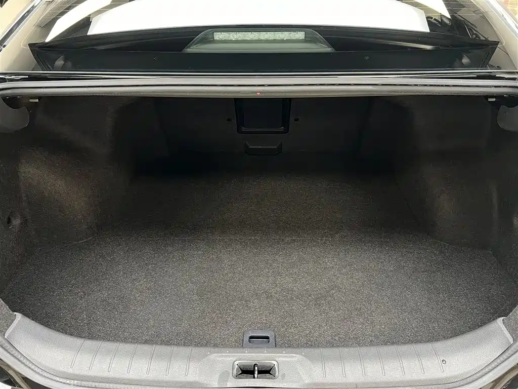NISSAN TEANA 2023