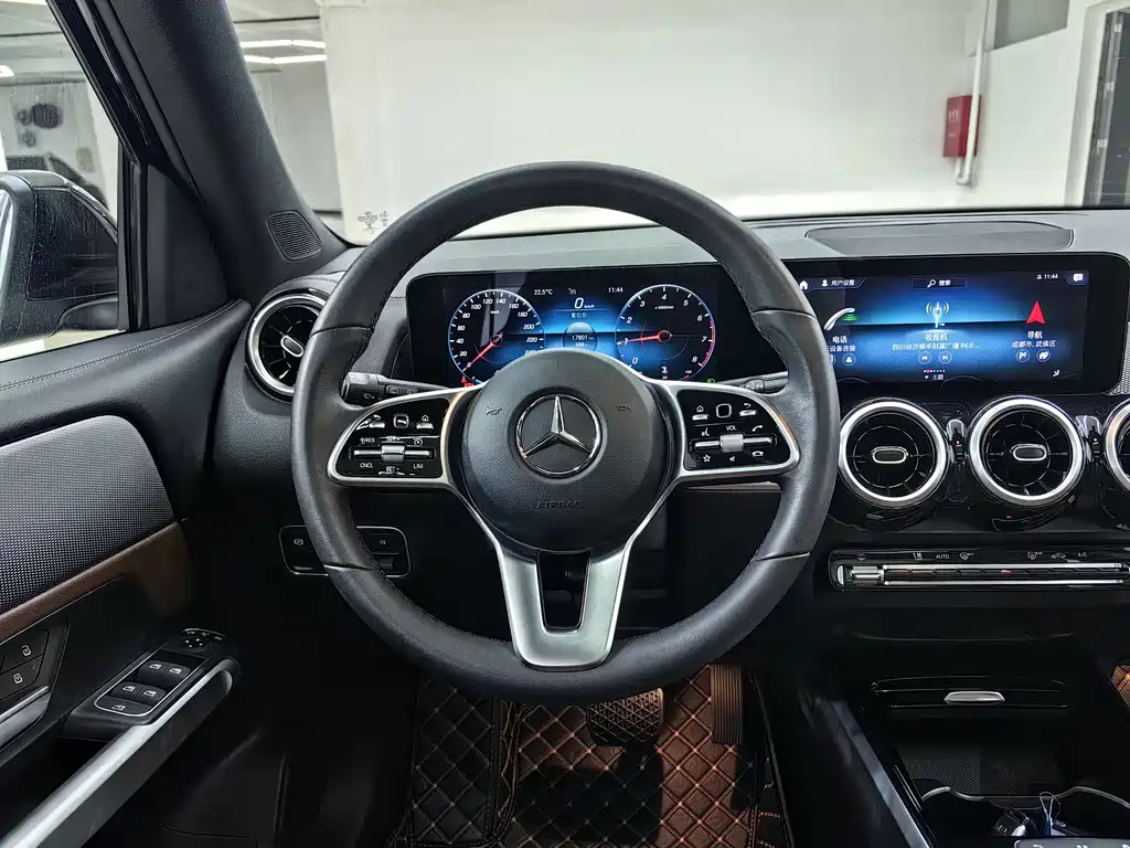 MERCEDES BENZ GLB 2022
