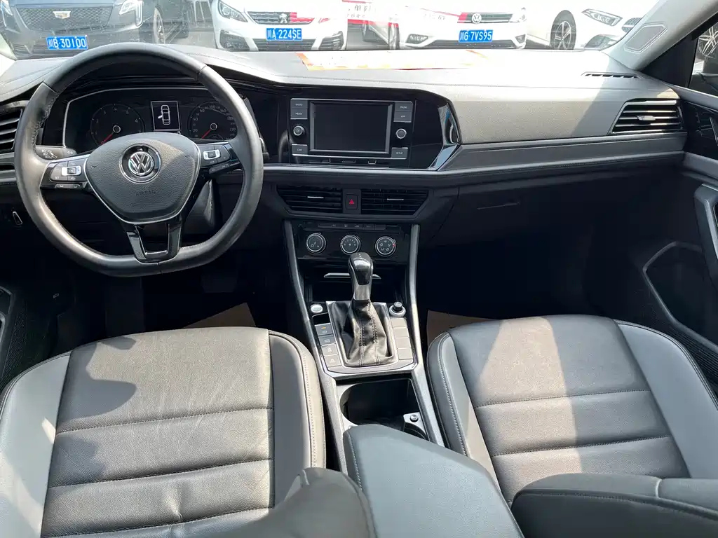 VOLKSWAGEN SAGITAR 2020