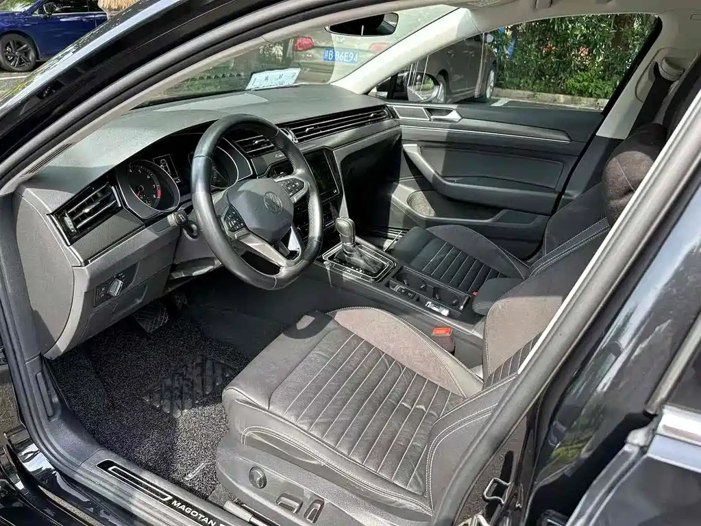 VOLKSWAGEN MAGOTAN 2020
