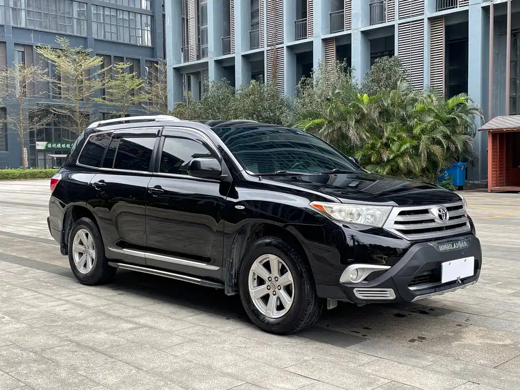 TOYOTA HIGHLANDER 2013