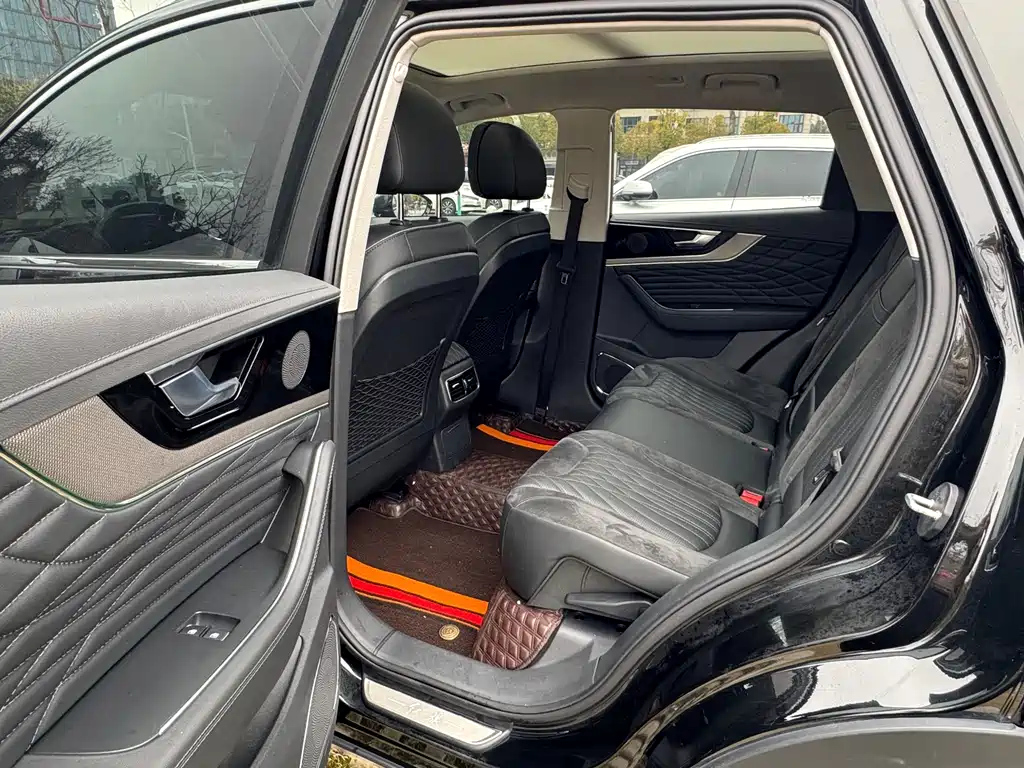 HONGQI HS5 2023