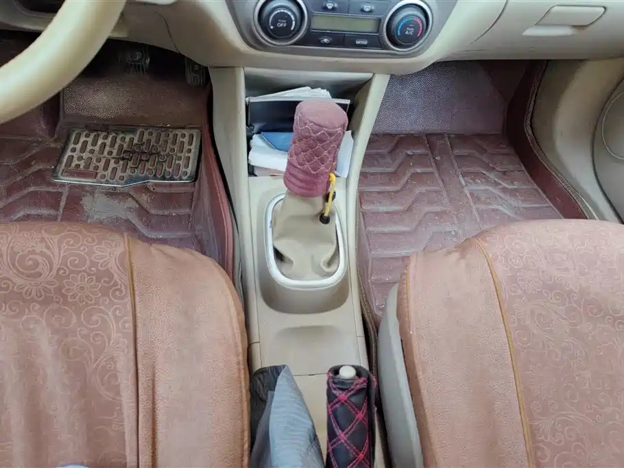 NISSAN SYLPHY 2014