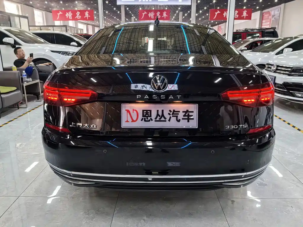 VOLKSWAGEN PASSAT 2021