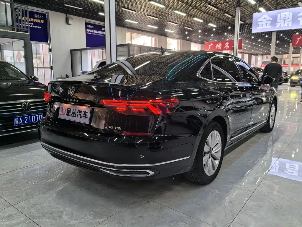 VOLKSWAGEN PASSAT 2021