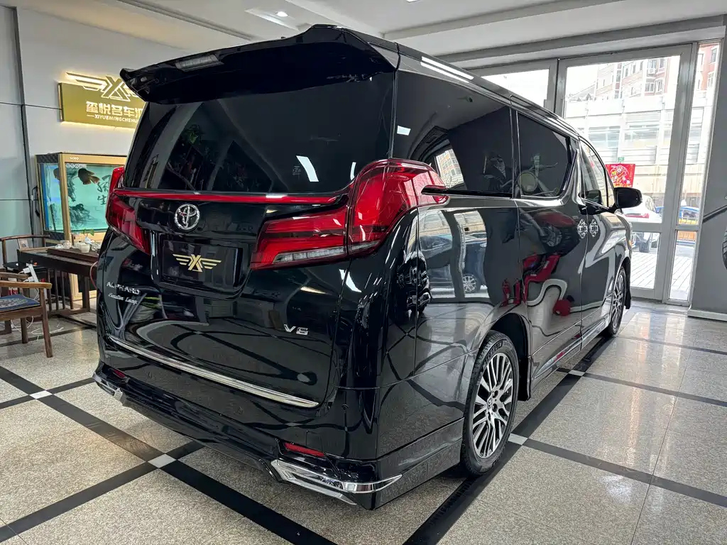 TOYOTA ALPHARD 2017