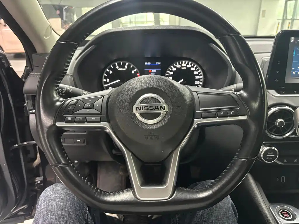 NISSAN SYLPHY 2020