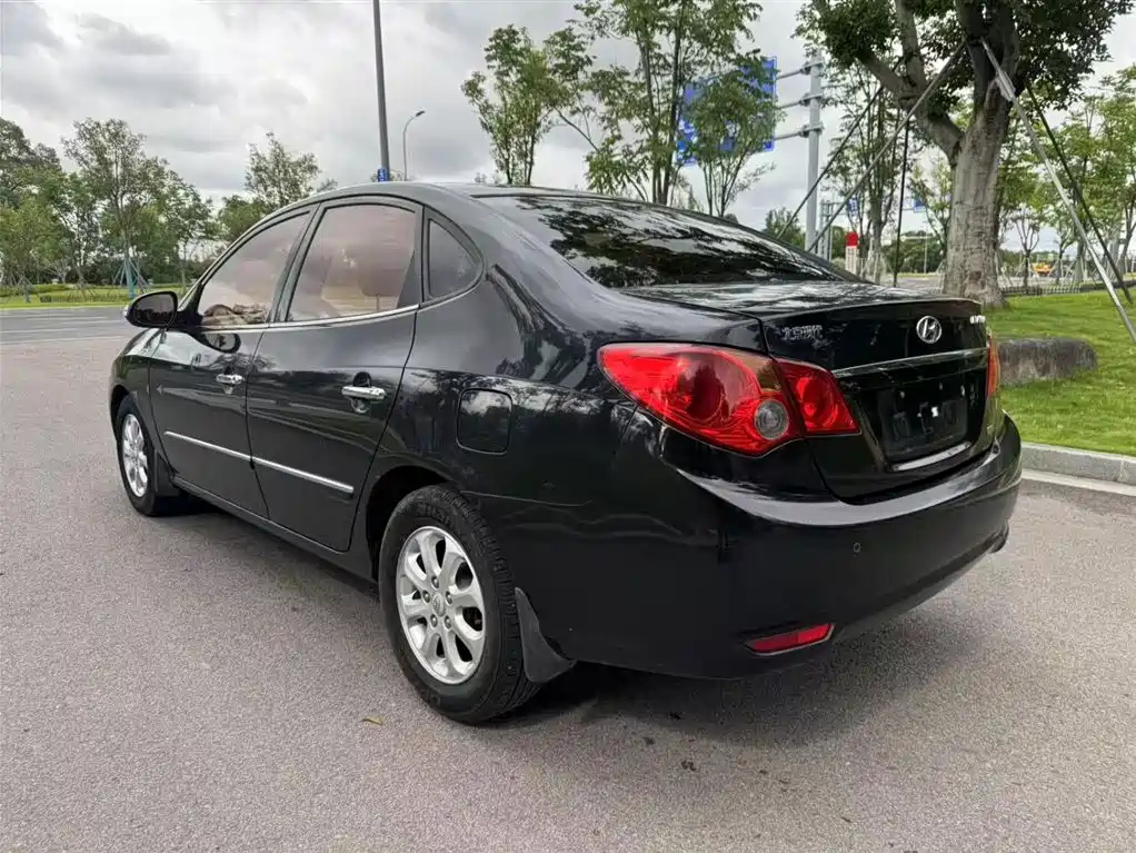 HYUNDAI CELESTA 2010