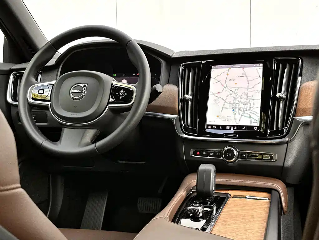 VOLVO S90 2024