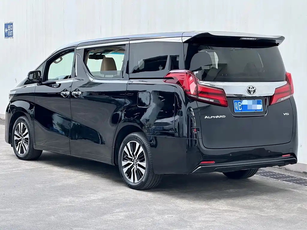 TOYOTA ALPHARD 2018