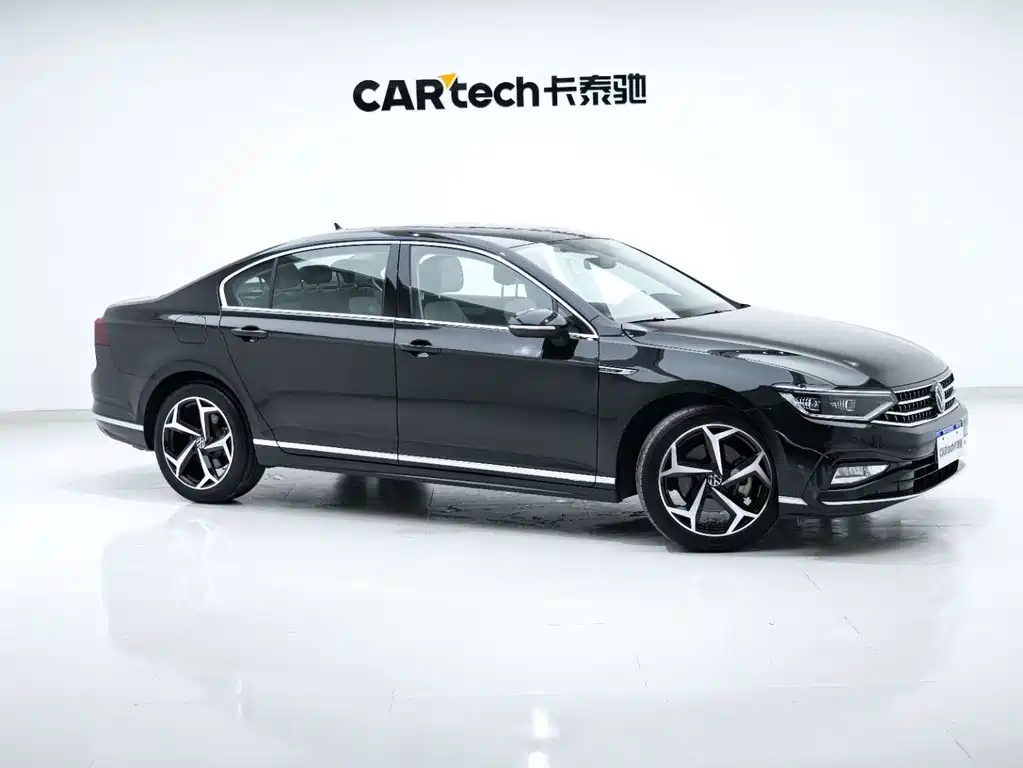 VOLKSWAGEN MAGOTAN 2023