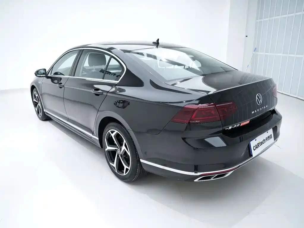 VOLKSWAGEN MAGOTAN 2023