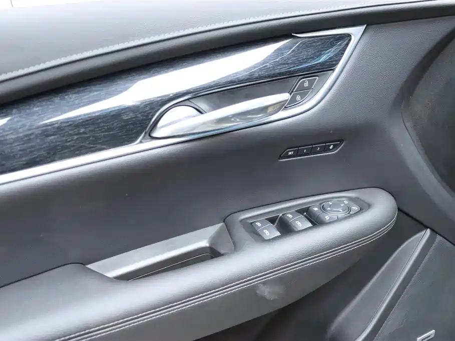 CADILLAC XT5 2023