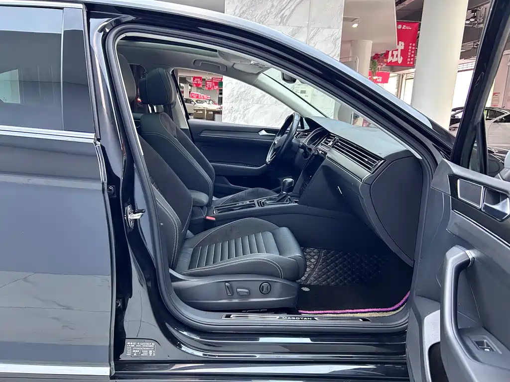 VOLKSWAGEN MAGOTAN 2020